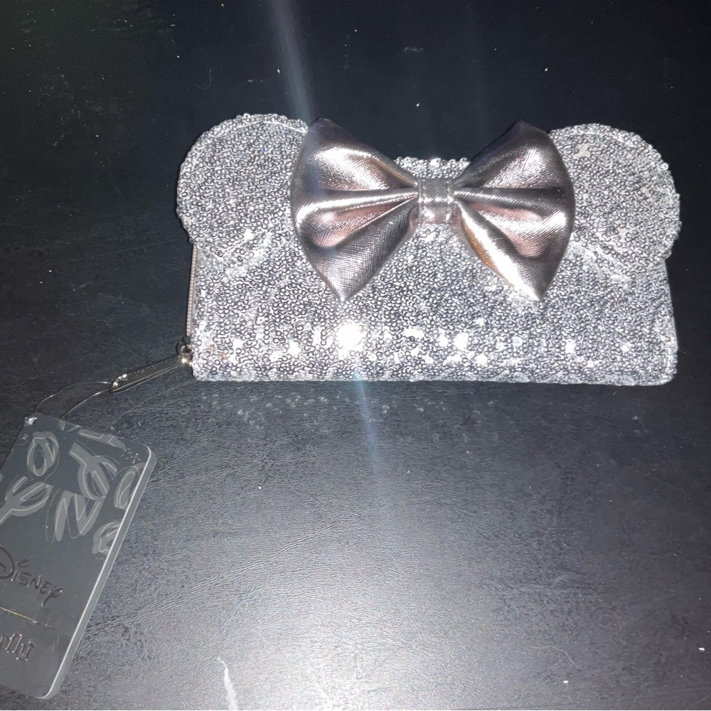 Disney Loungefly Minnie Mouse Silver Sequins Bow Wallet